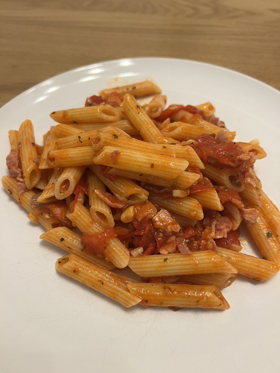 Bronze-die #Penne with tomato and bacon sauce. That was to die for 🤤🤤🤤. #PastaLover #WednesdayMotivation #Passion #food