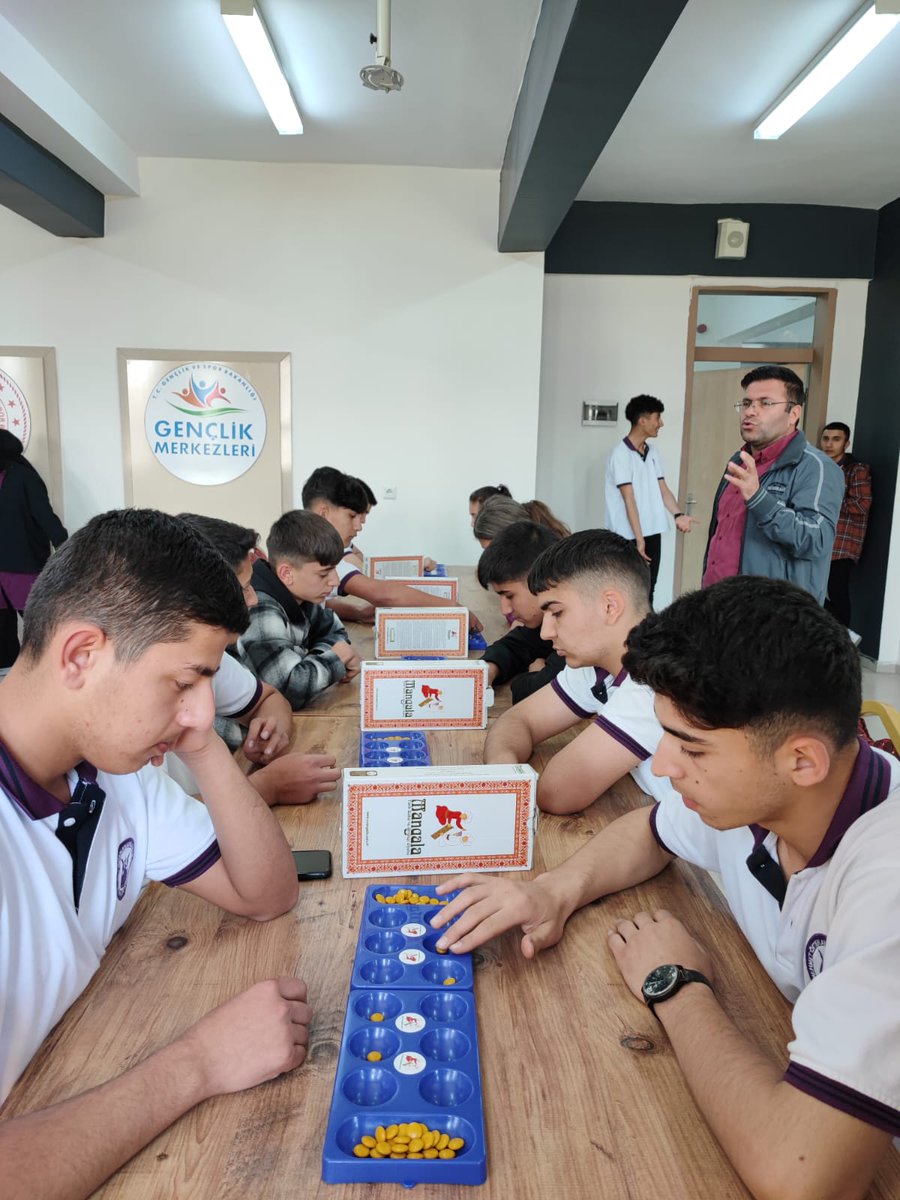 Genç Ofisimizde bugün Türk Zeka ve Strateji Oyunu olan “Mangala” turnuvası başladı. Düzenlenen turnuvada gençler kıyasıya yarıştılar🤗