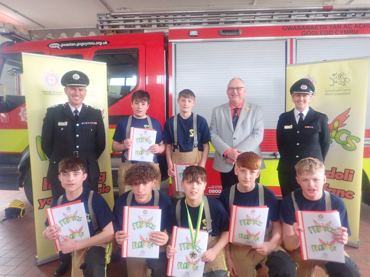 Congratulations to pupils from Ysgol Glan Clwyd who attended last week’s Phoenix course at Denbigh Fire Station, learning all about the importance of communication, teamwork and respect