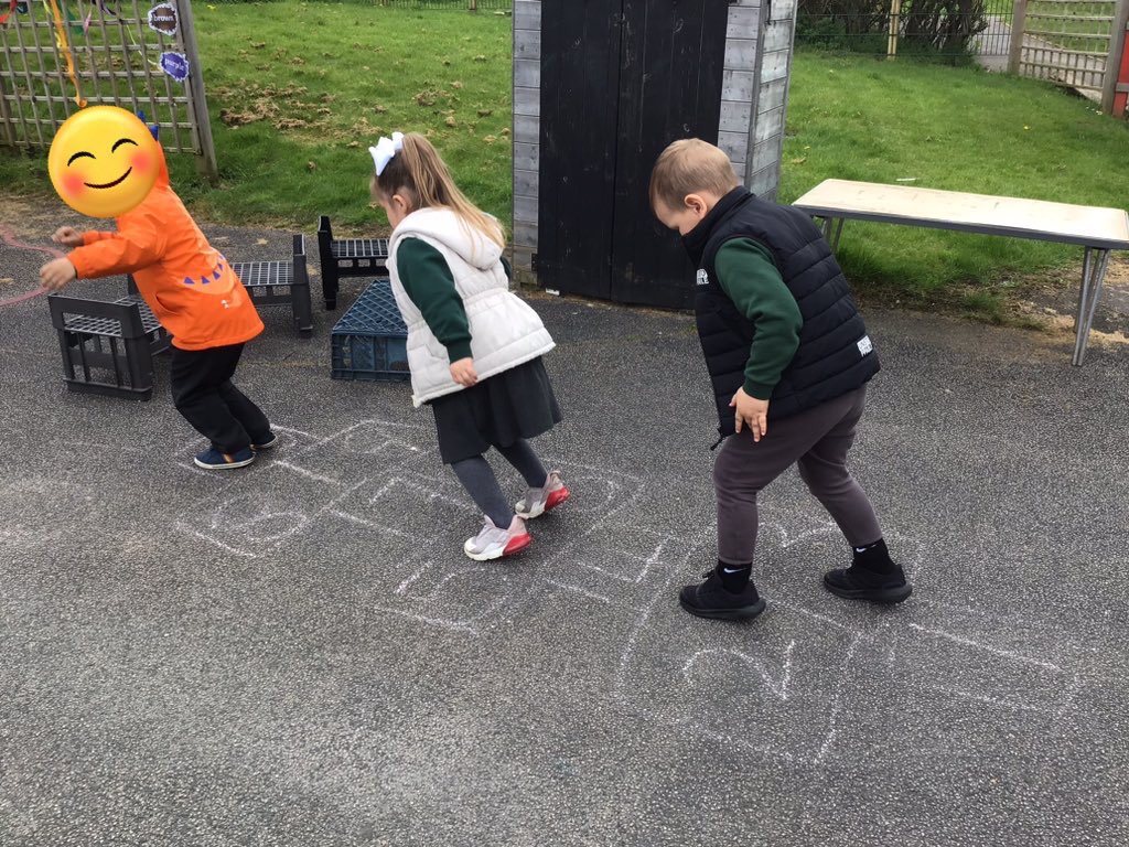 We have had so much fun today with the number games in our outdoor area. We had beanbag toss where we had to land on a number then read and copy it. Also we had an hopscotch which the children enjoyed. #mathsatorchard #numberrecognition #grossmotor @OrchardPrimaryA @TeamPastoral