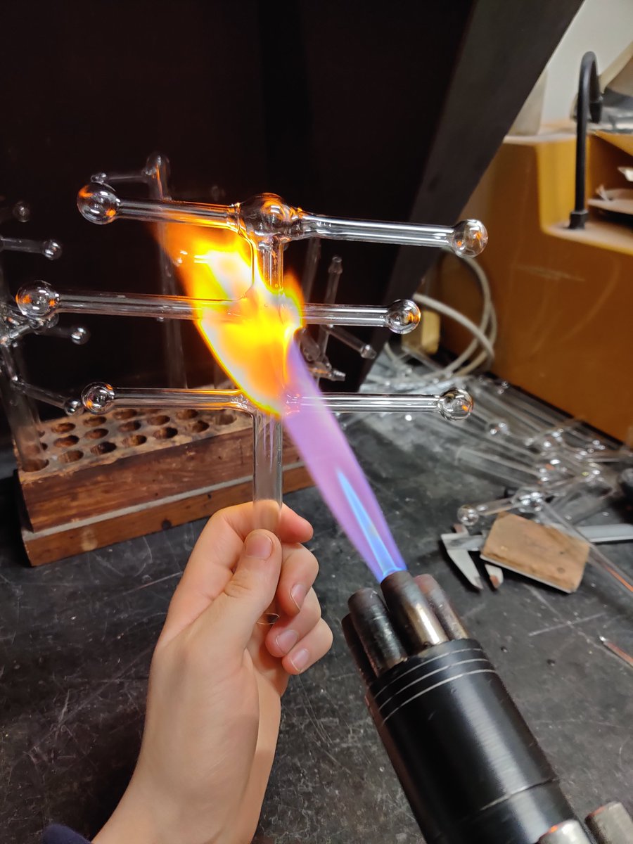Congrats to Hannah Shalloe Chemistry Lab Technician & winner of the UCL Technical Showcase photo competition ‘Beauty through Technical Lens’ category with her photo ‘'Passing on the Torch’ celebrating Hannah’s role as semi apprentice in glass blowing. 🎉