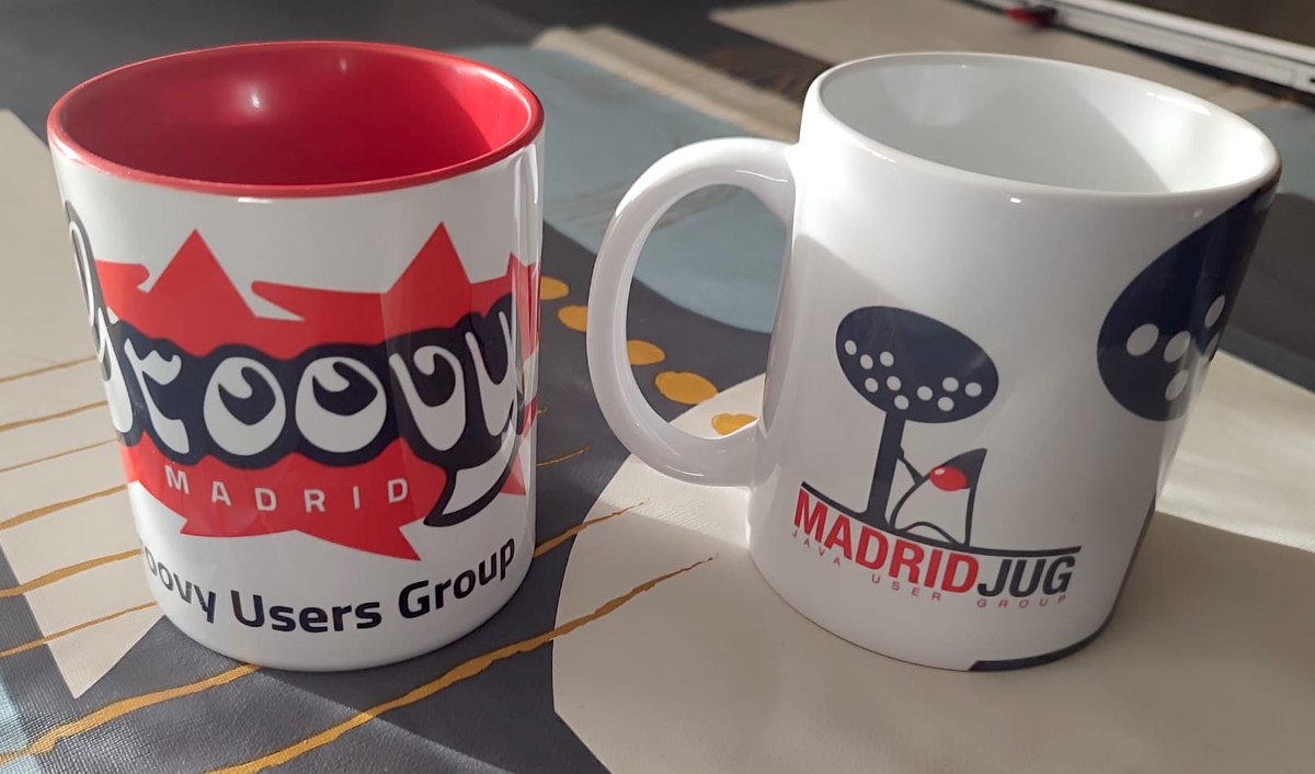 Ayer recibí de manos de <a href="/ilopmar/">Iván López</a> la taza de <a href="/MadridGUG/">MadridGUG | @MadridGUG@jvm.social</a> y de <a href="/dgomezg/">David Gómez G. | @dgomezg@jvm.social</a> la taza de <a href="/MadridJUG/">MadridJUG | @MadridJUG@jvm.social</a> 
Muchas gracias por el regalo. Es todo un detalle. Ya están listas para tomarme mis cafés.
:-)