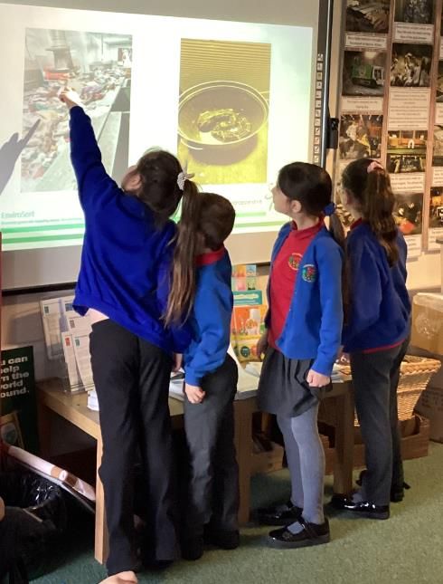 Holyoakes Field tweet media