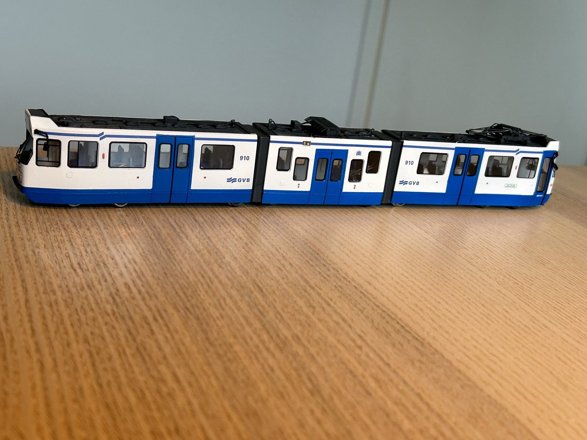 LvAPictures's tweet photo. Joepie! 🤗🥳

De trotse eigenaar van een heuze 🚉 #trapkar 🚋 #tram #H0 #verzameling #OV #GVB 😁 

Blij mee! 🚊 https://t.co/OwnqrwAGfs