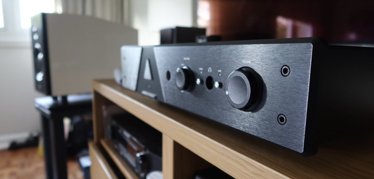 The build quality of the AVID HiFi Accent Integrated Amplifier is just stunning 🇬🇧🙌🔥

#thespeakershack #music4audiophiles #avidhifi #amplifiers #speakers #turntables #audiophile #quality #madeinbritain🇬🇧 #audio #highendaudio #highend #music #hifinews