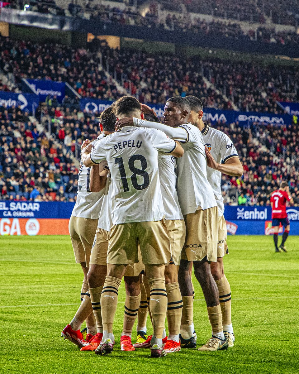 valenciacf's tweet photo. FAMILIA 🦇

#ADNVCF https://t.co/xoSHsR4Pm6
