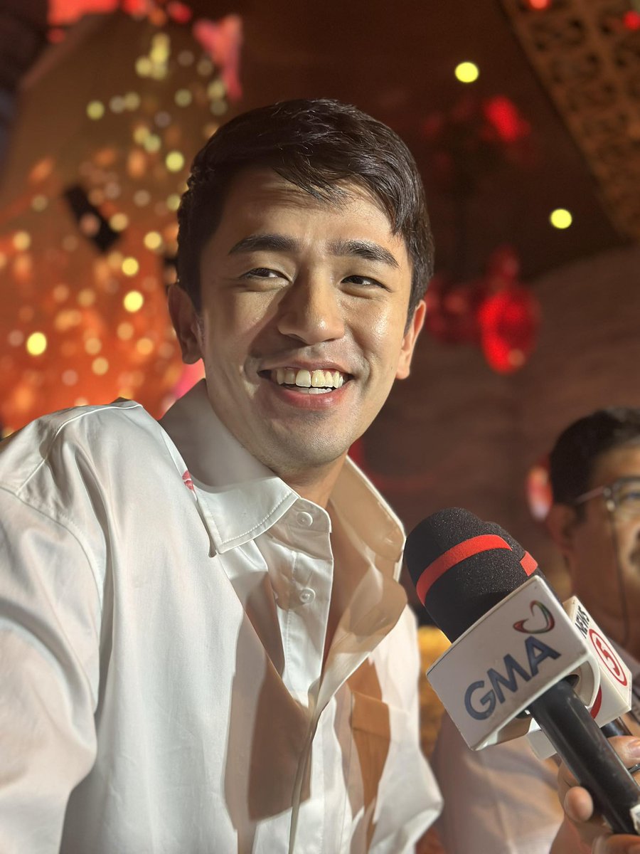Ganda ng ngiti 😊 abangan ang Pambansang Ginoo,David Licauco bilang si Patrick sa G! LU..April 24 in cinemas nationwide.

#DavidLicauco