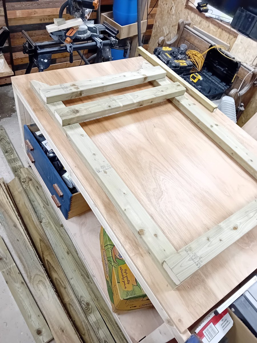 mouse_workshop's tweet image. Put the workshop to good use and made a gate for the arbour entrance. Made using treated 4x2, lap joints, pocket screws and finished in &quot;Daisy White&quot; to match the arbour. Hopefully the hedge will now grow around the arbour to blend it in #woodworking #gardengate