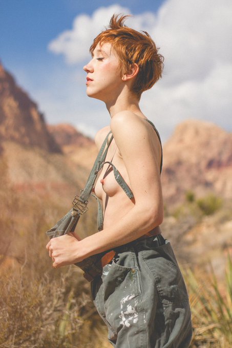 2 pic. What song comes to mind when you see this shoot? 
? @AshleyFrenchL https://t.co/VRXrQYW66z