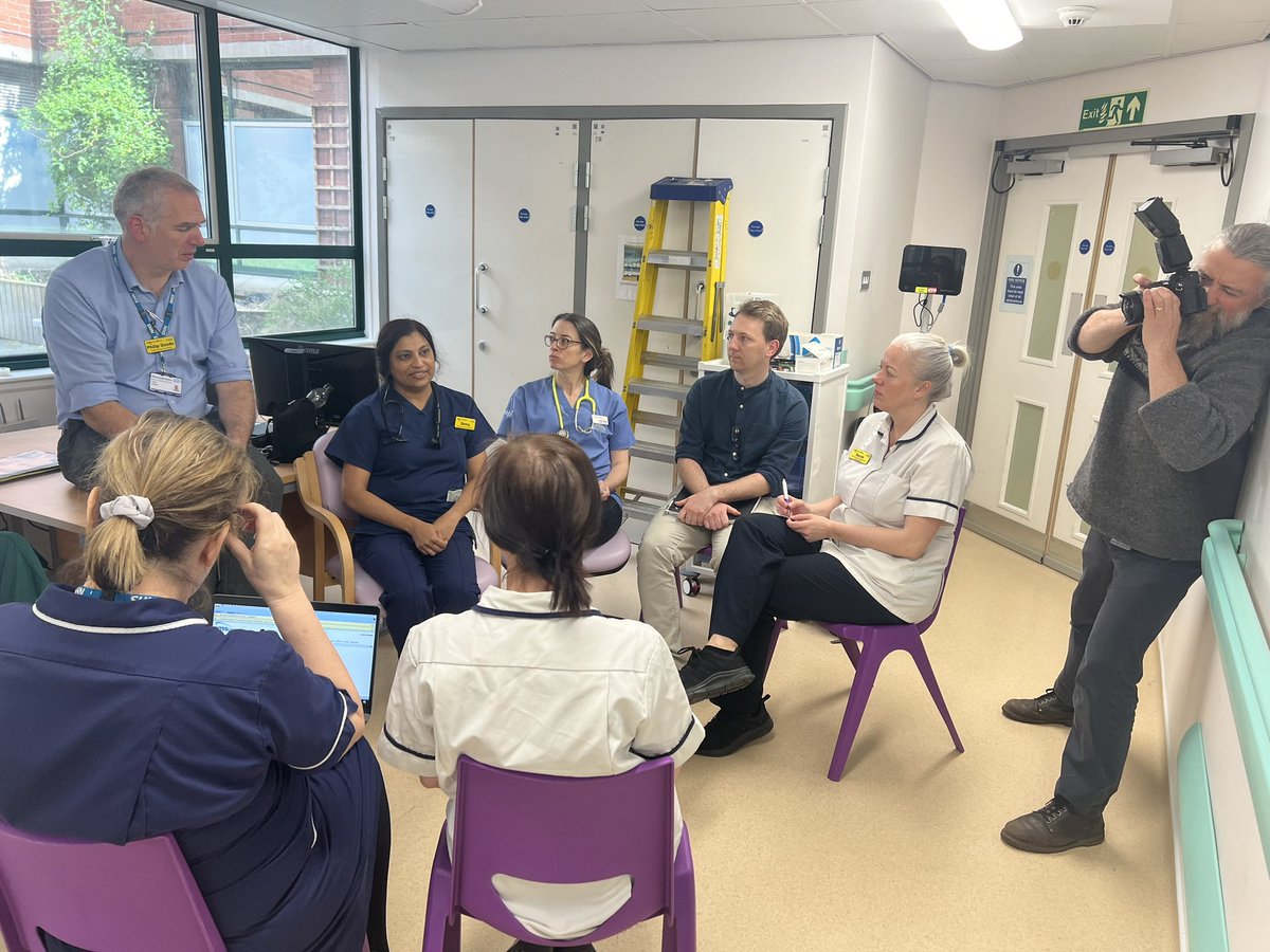 The twice daily huddles are taking place to ensure stakeholder feedback regarding Frailty SDEC approach. #PDSA 

✅ better MDT working
✅ better environment for pt assessment and care
✅ pts moved out of ED early

Issues and ideas are discussed and progressed same day.