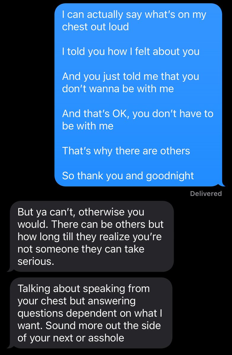 vampirejordison's tweet photo. Then meanwhile on another chat…. I’m the blue in this conversation https://t.co/H0GQV4BoYj