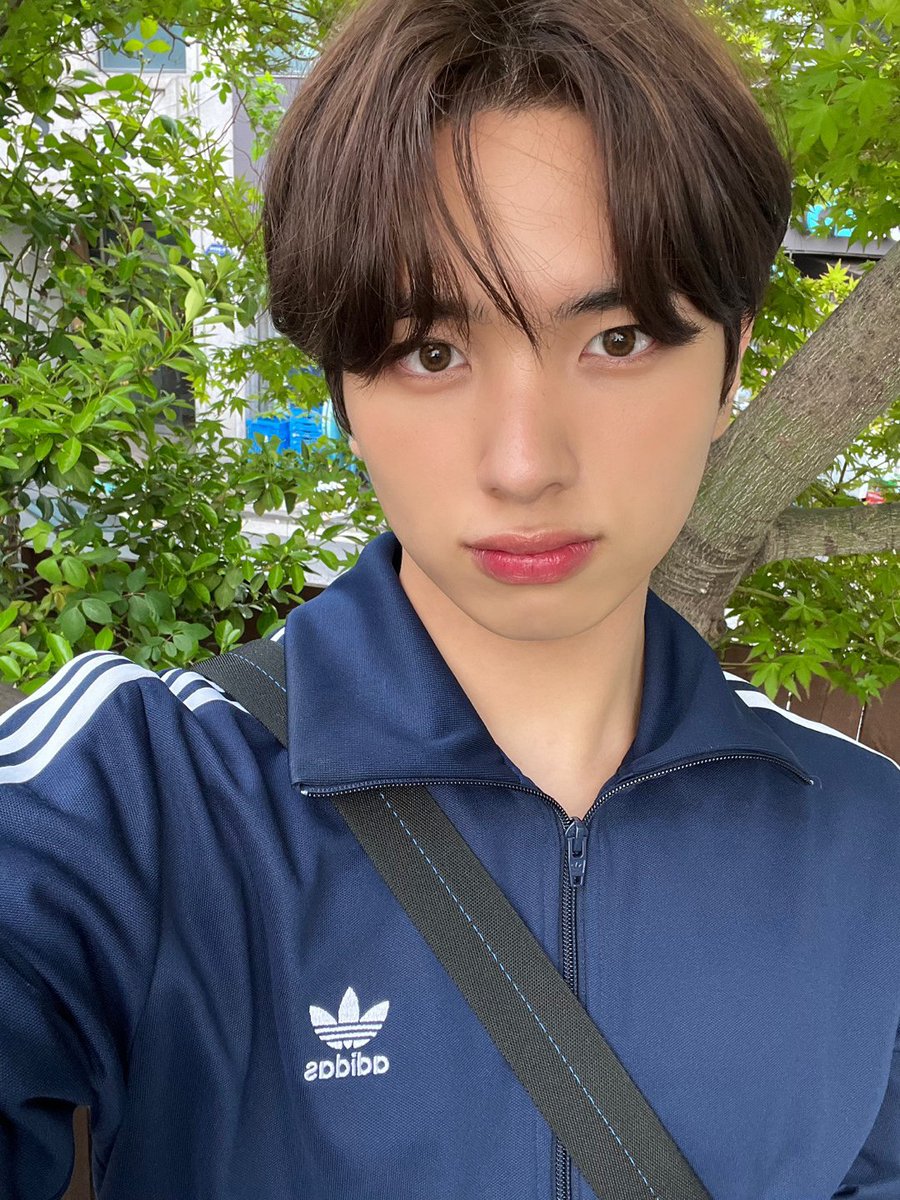 ATBO_members's tweet photo. [#류준민]
나랑 한강 갈래?!

#ATBO #에이티비오
#RyuJunmin https://t.co/WUqNEPagGh