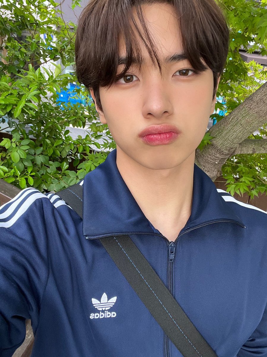 ATBO_members's tweet photo. [#류준민]
나랑 한강 갈래?!

#ATBO #에이티비오
#RyuJunmin https://t.co/WUqNEPagGh