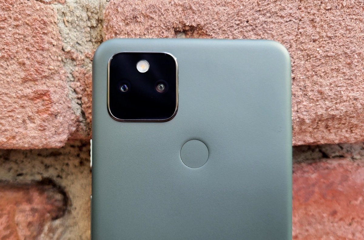 Neil_Sarg's tweet image. Bring back the physical finger scanner at the back of the phone. I used to love this especially with Pixel you could swipe down on it to see notifications. Game changer! #Android #Pixel5 #GooglePixel