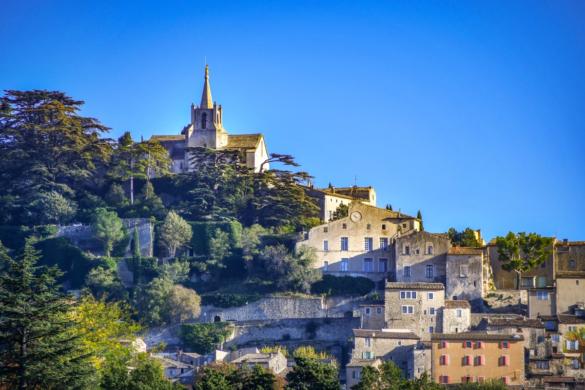 French_Moments's tweet photo. 🎦 Follow my guided walk in Bonnieux, a beautiful hilltop village in Provence > https://t.co/dCBXUvCo2z
.
.
.
#Bonnieux #Luberon #Provence #Provenceguide #vaucluse #enfranceaussi #explorefrance #MagnifiqueFrance #paysaptluberon https://t.co/Q6T1XQsmPk