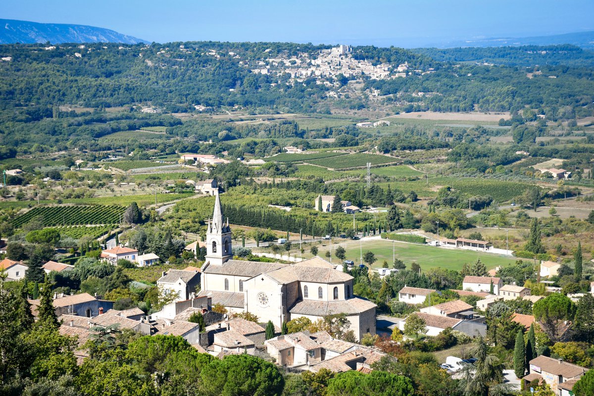 French_Moments's tweet photo. 🎦 Follow my guided walk in Bonnieux, a beautiful hilltop village in Provence > https://t.co/dCBXUvCo2z
.
.
.
#Bonnieux #Luberon #Provence #Provenceguide #vaucluse #enfranceaussi #explorefrance #MagnifiqueFrance #paysaptluberon https://t.co/Q6T1XQsmPk