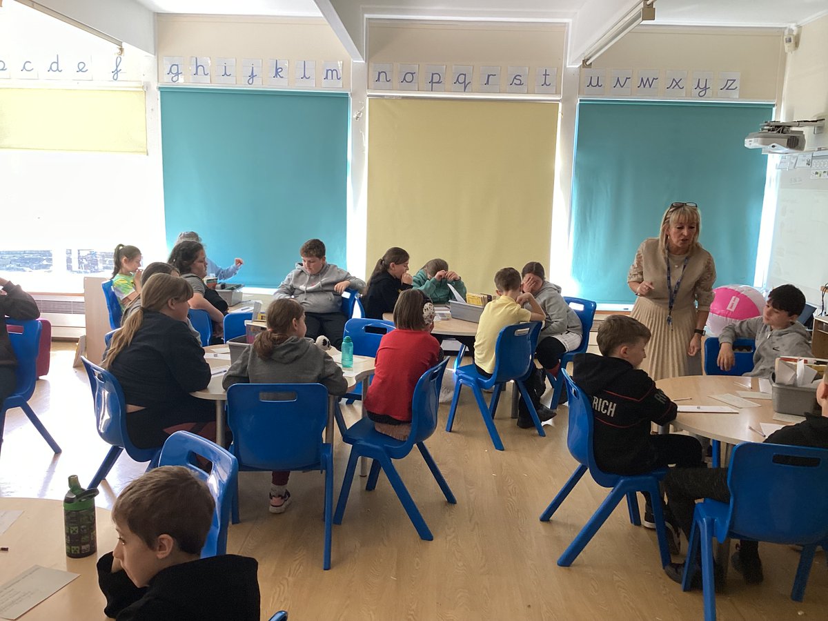 Dosbarth Gwenyn tweet media