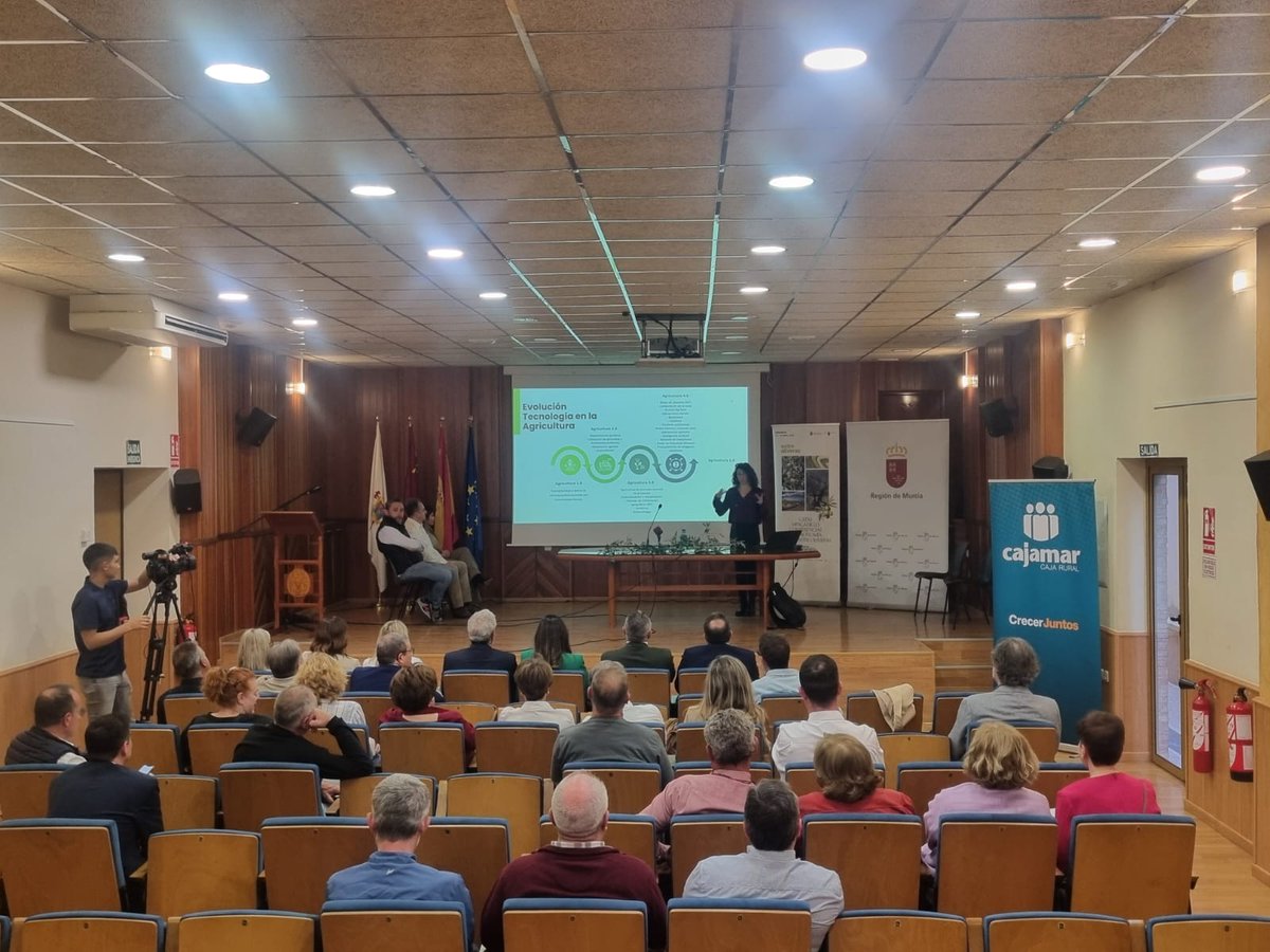 María Hernández de <a href="/OdinSolutions/">Odin Solutions</a> habló sobre la Agricultura 4.0.