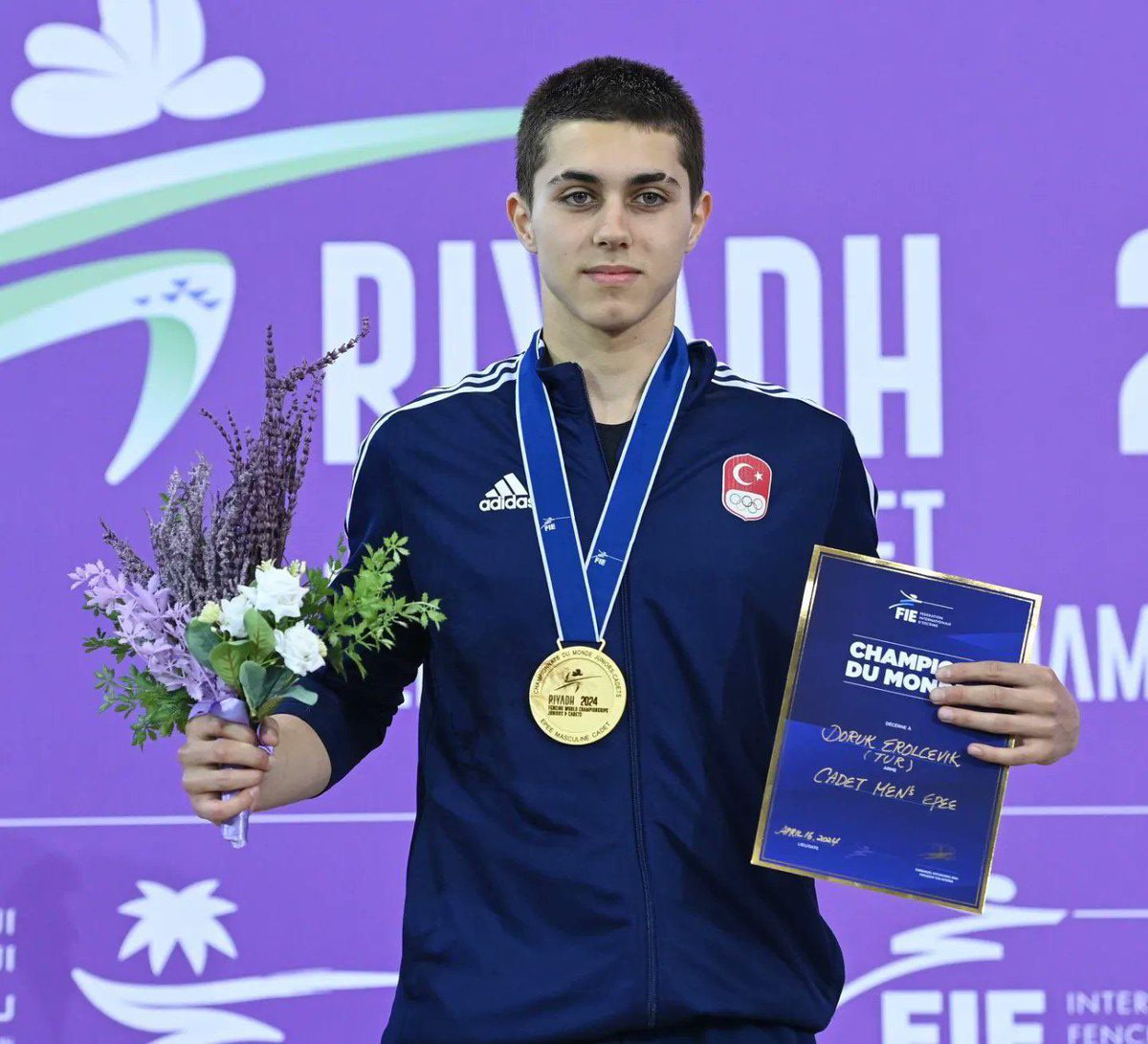 Dünya Gençler ve Yıldızlar Eskrim Şampiyonası’nda yıldız erkekler epe kategorisinde altın madalya kazanan Doruk Erolçevik’i canıgönülden kutluyorum. 🥇🇹🇷 Tebrikler Doruk👏