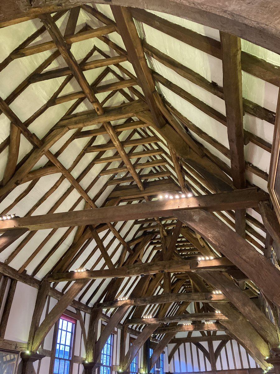 Good morning! Just a bit of medieval roof porn for your Wednesday. Not looking bad for 667 years old…