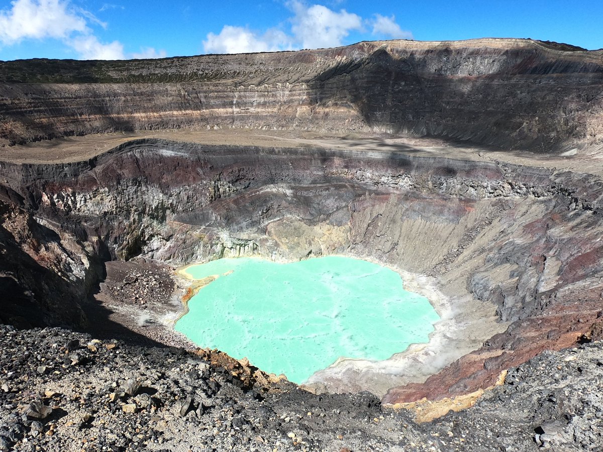 undertourists's tweet photo. Hike to the top of Santa Ana #volcano in northern El Salvador.

This will be your reward! 

#ElSalvador 
#travel #hiking #volcano https://t.co/BfHsob0T4e