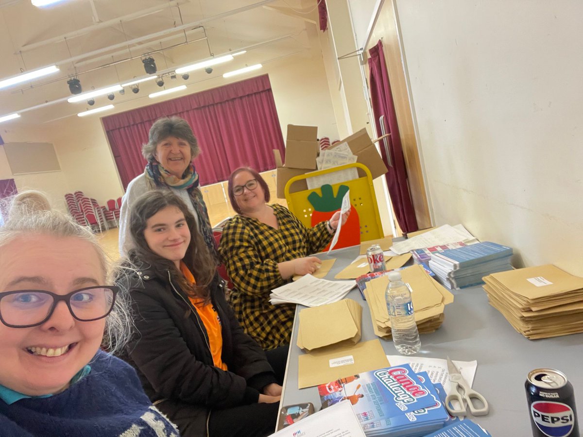 BIG BIG THANK YOU TO OUR AMAZING VOLUNTEERS who all helped get out our Annual Mailing to members and all the other fab people we work with. 

A total of 2400 letters winging their way through Royal Mail ! 

HUGE THANK YOU GUYS YOU SMASHED IT 👏