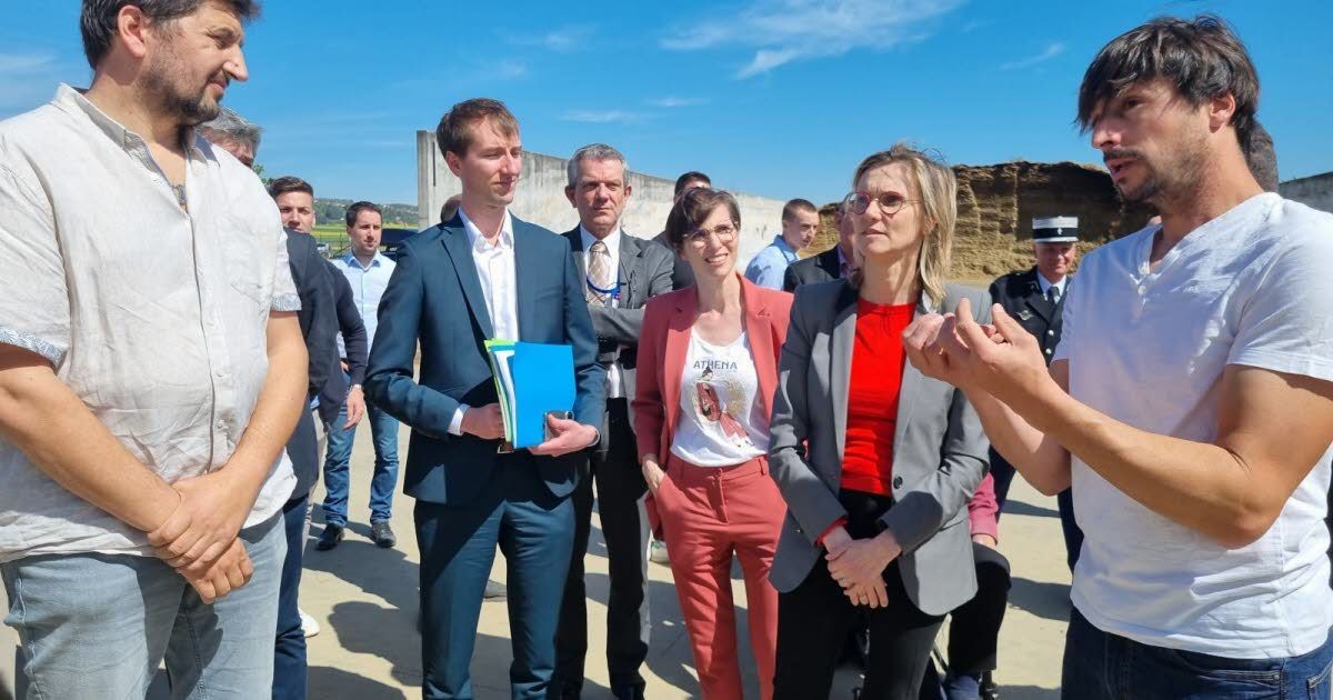 Isère - La ministre Agnès Pannier-Runacher était en visite ce 12 avril pour soutenir l’essor de la méthanisation buff.ly/43YOBpE #methanisation #biogaz #recyclage #dechets #environnement #transitionenergetique