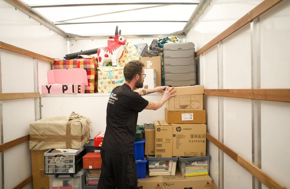 Alberto Back In The Van Doing What He Does Best… Tetris 🧩 Removals Company London Moving Soon? 👉pasksremovals.com/request-a-quote