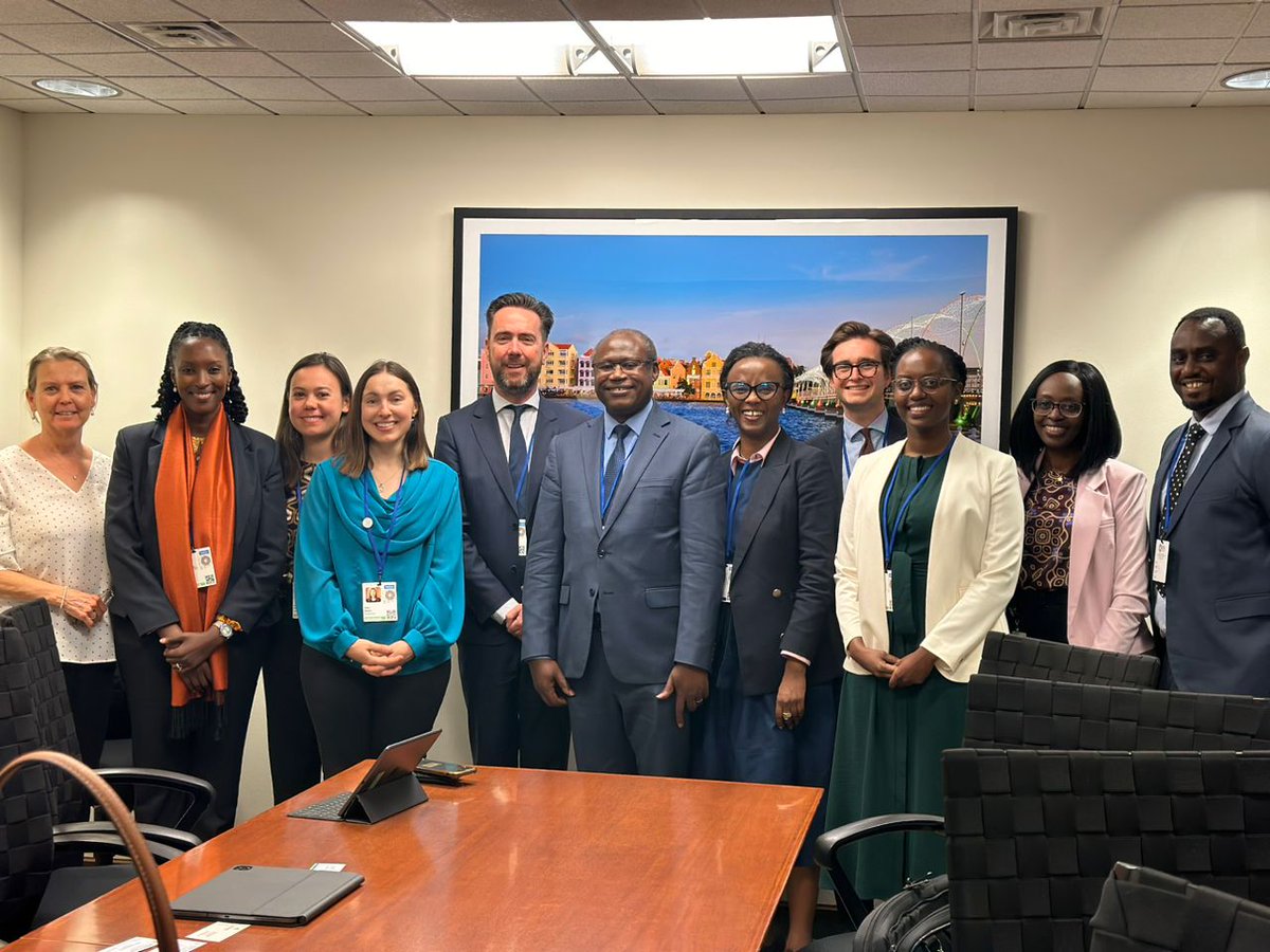 Rwanda’s Delegation also engaged in fruitful bilateral discussions with Netherlands Minister of Finance Steven van Weyenberg, focusing on potential partnerships between the two countries in addressing climate change challenges.