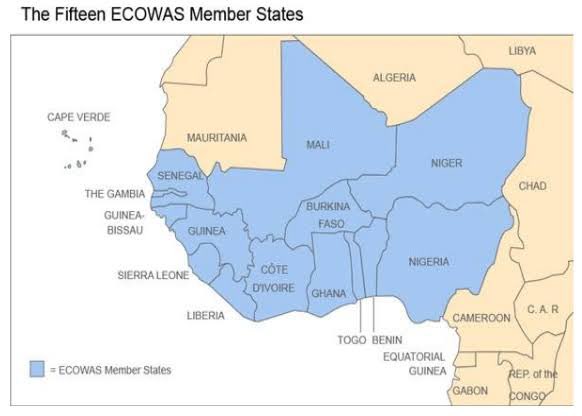 ☑️ Organisation in News : ECOWAS

🔹 Why in News?

Recently, the military regimes in Burkina Faso, Mali and Niger announced their immediate withdrawal from the West African bloc Economic Community of West African States (ECOWAS).

WHat is ECOWAS?

1. ECOWAS is a regional grouping