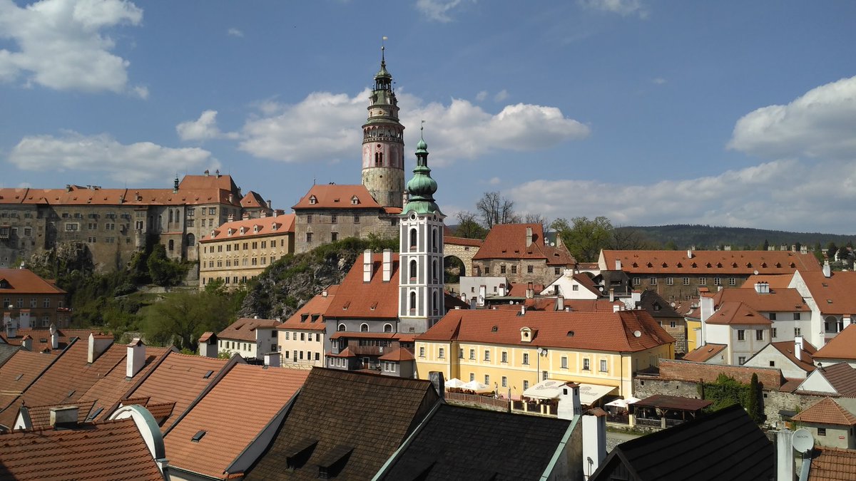 Let's take a day trip to #Ceskykrumlov Your private car and guide is waiting for you #prestigepraguetours #Prague #daytrips #Travelogue #traveltips #TravelMarket2024 #travelguide #TravelSmart #holiday #tripadvisor #5star #luxury #luxurylifestyle #LuxuryTravel