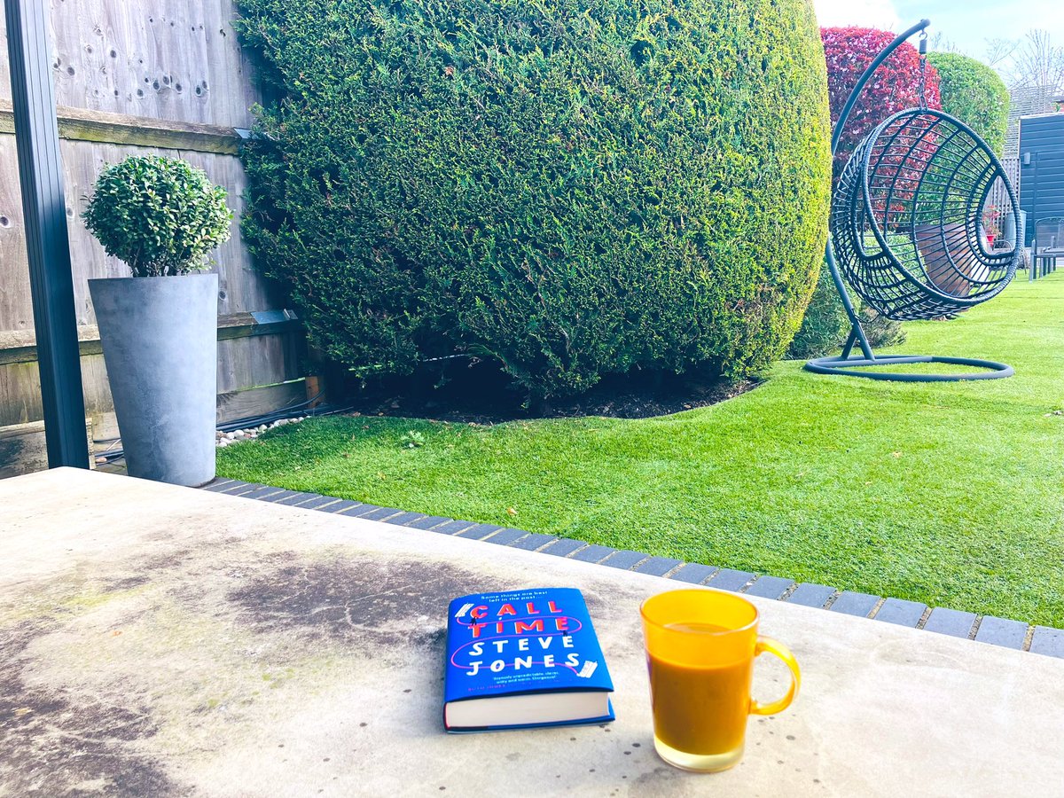 allaboutmayetml's tweet photo. I’ve just finished Channel 4 #F1 presenter &amp; lovely guy Steve Jones’ 2023 novel #CallTime - &amp; I absolutely loved it. It’s pacy, funny, clever, inventive &amp; meticulously plotted, &amp; the narrative springs surprises, shocks, twists &amp; turns all the way through. Well done, buddy! 👏 https://t.co/IAOkVvrg1I