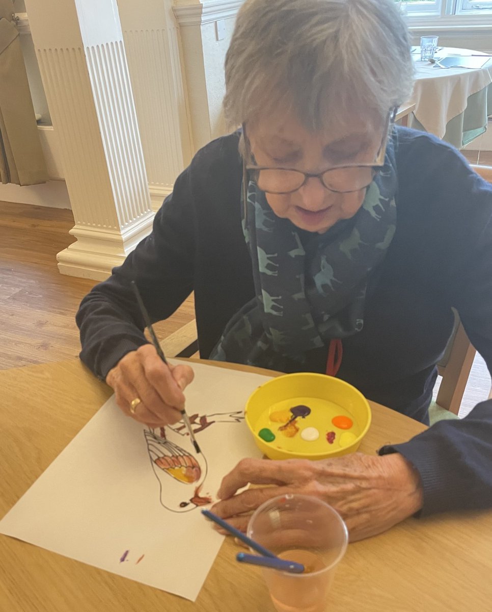 Hill House residents take flight for National Paint a Bird Day 🐦🖌️ Hill House residents, Jill, Elizabeth, Derreck, Mary and Les, showcased their artistic talents with stunning bird paintings. They even mastered a bird quiz. Discover Hill House: abbeyfield.com/residential-ca…