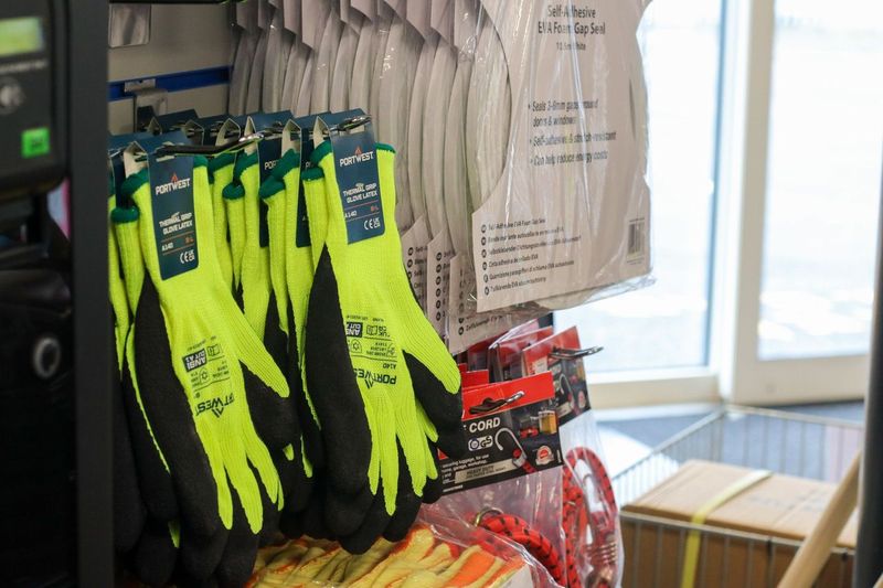 We have a wide range of workwear at our Trade Counter. Pop on down and see our extensive range 👇 📍 Units 1-2, Link Estate, Link Road, Huyton, Liverpool, L36 6AP #FSTrade #Trade #TradeSupply #Supplies #Building #TradeCounter #Construction #NorthWest #Liverpool #Retrofit