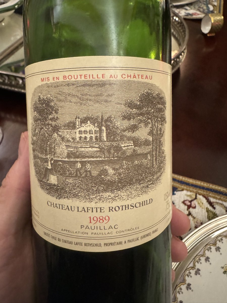 JSladkovsky's tweet photo. Beautifull Tuesday night  😇🔥 this bottle was spot on - mature claret at its best and so loooong aftertaste @BordeauxWines https://t.co/tjO9xCFc92