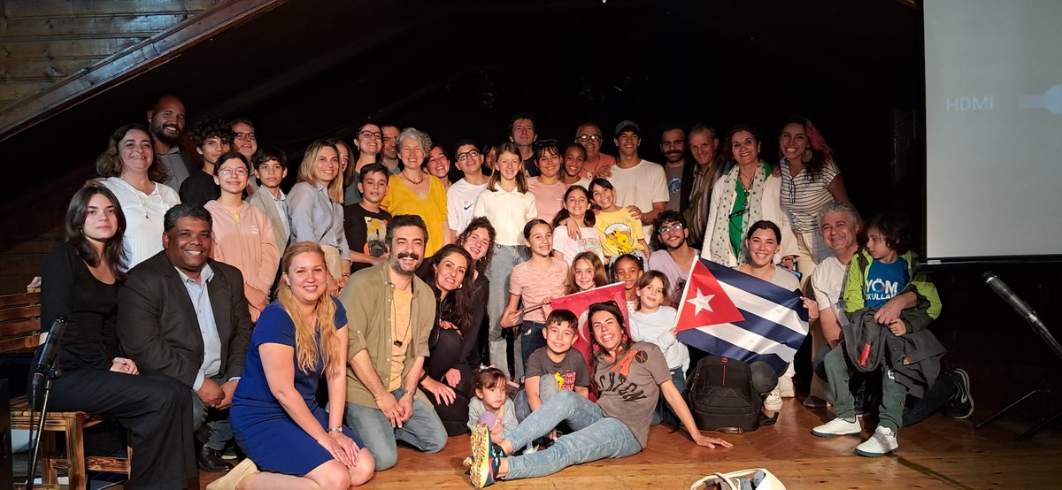 The theater company La Colmenita exchanged with friends of the Cuba-Türkiye Solidarity Association 'José Martí' in Istanbul. misiones.cubaminrex.cu/en/articulo/me…