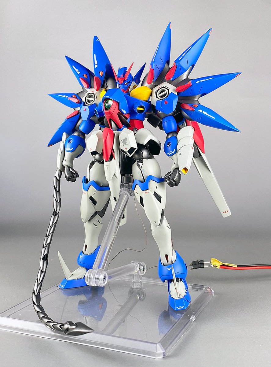 maksugi's tweet image. 1/144ガンダムアクエリアス完成しました!
Gジェネ出典のガンダムW系統のMSです
fusionでモデリング、3Dプリンタで出力した
初のフルスクラッチ作品です
ツインアイは電飾を仕込み発光します
(諸事情で配線が露出してますが…)
更にルミネにて各所にUV発光も仕込みました
#ガンダムウイング
#Gジェネ