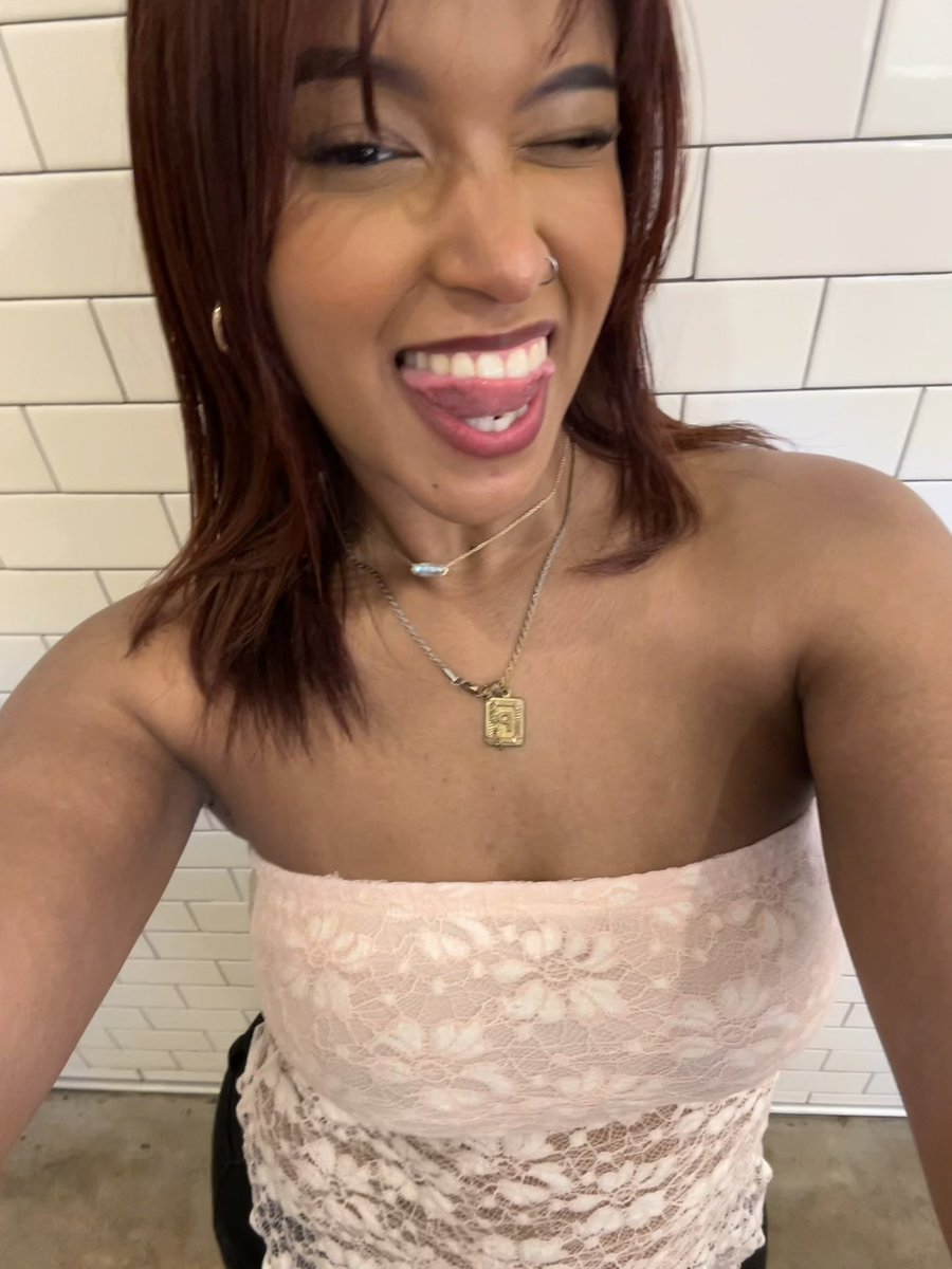 Parisnadiaa's tweet photo. Checkin in its been a min 😘 https://t.co/xlgeSNUqbT