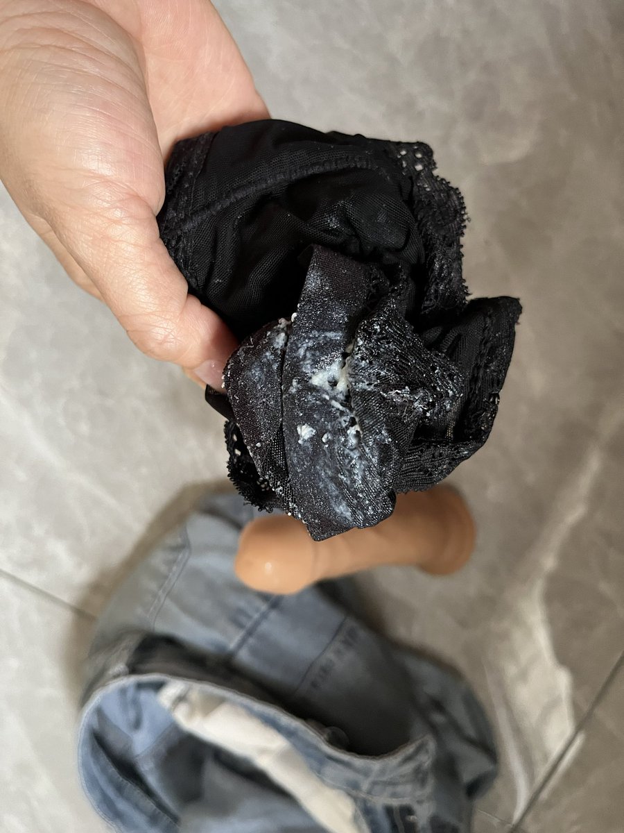 lzj130817's tweet photo. 排卵期出的都是顶货，再加上zw 的白浆，丝滑得很，谁用谁知道 https://t.co/0B5z3z7PS3