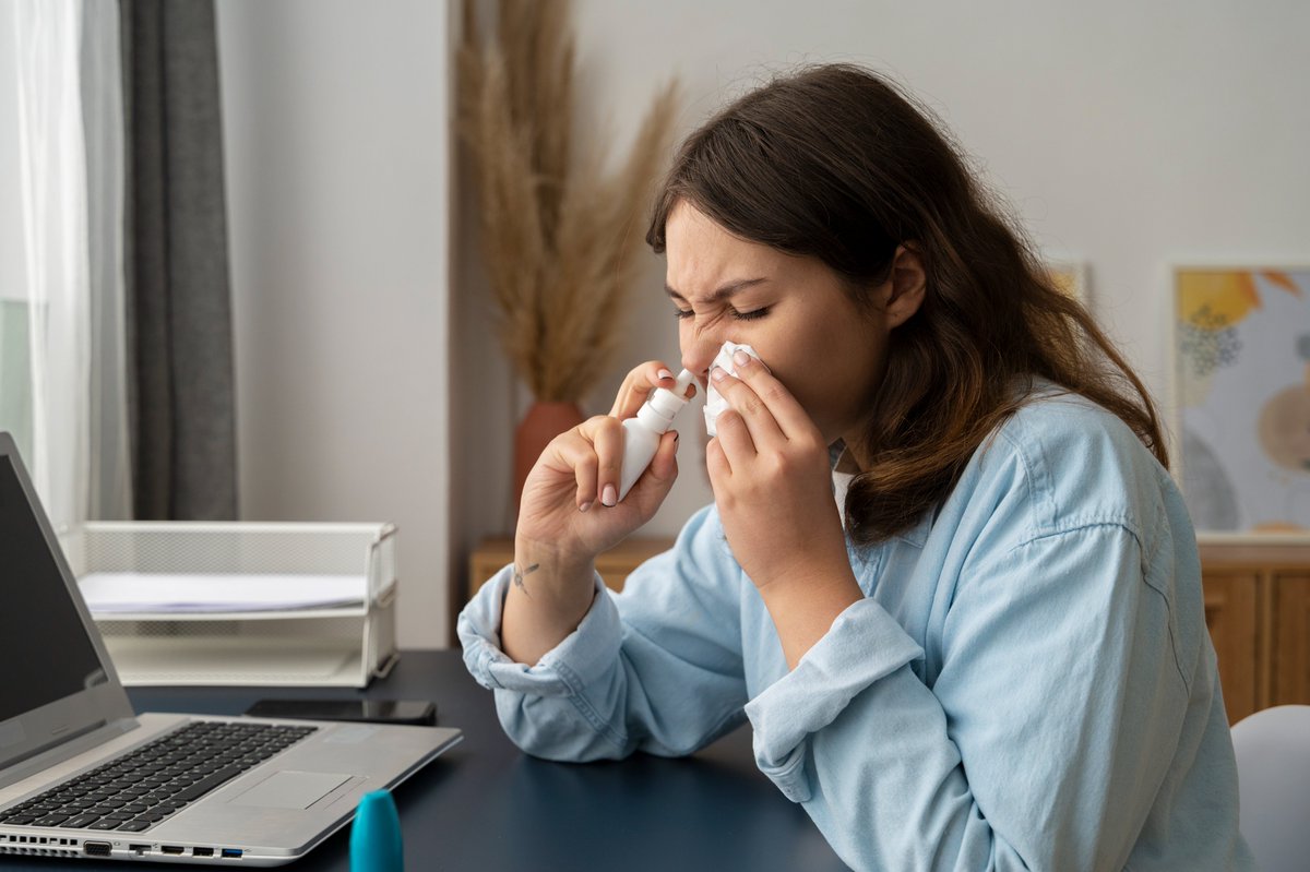 CoherentMI's tweet image. Stuffed up? Not sure why?
Here's a #quickfact: Only 2% of sinus infections require #antibiotics! Most are caused by #viruses &amp;amp; #allergies.
C.S: @GoHealthUC
Stay comfy &amp;amp; consult a doc if symptoms worsen! #nasalcongestion #HealthTips #stuffynose #nose #nosechiropractor
p:s @freepiK