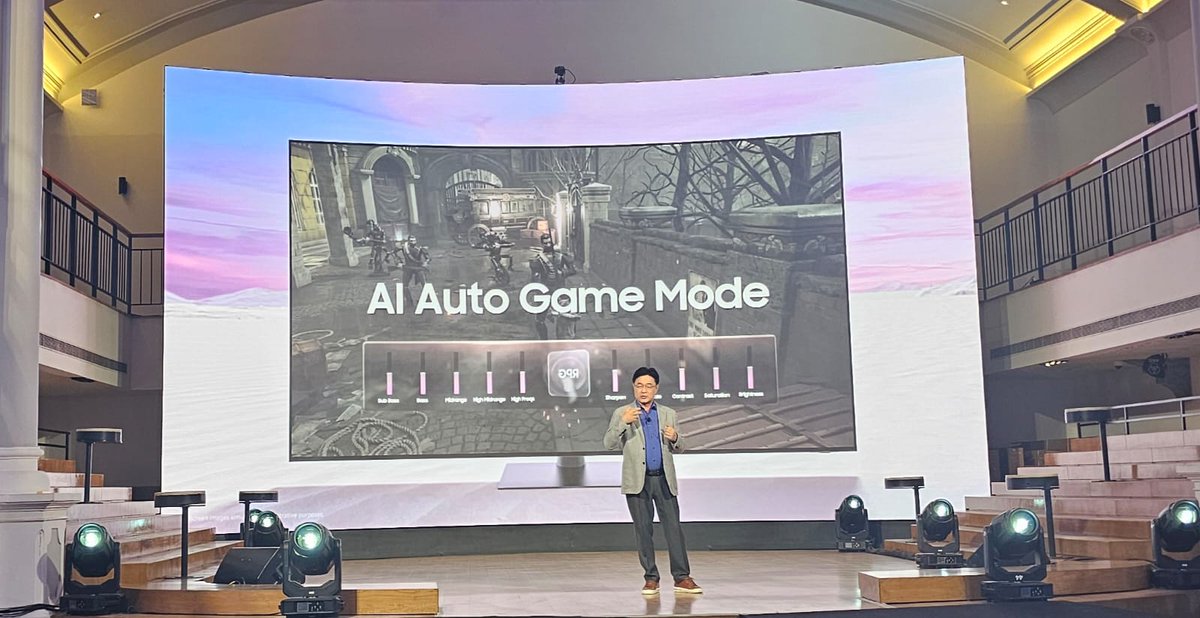 Gamers, there’s good news for you too. The AI Auto Game Mode is going to make your gameplay more immersive, and smooth. It’s a truly winning experience!  #SamsungAITV