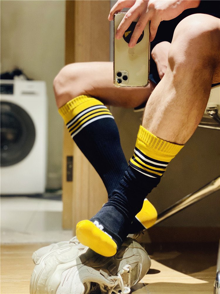 TatstatsVn's tweet photo. ￼[Nội Địa Trung] Tất thể thao nam cao cổ bắp chân D.M Slave Cotton
Size 40-45
Chất liệu cotton mềm thoáng khí
https://t.co/0PQ7vPYMF4
#tất #tatthethao #tat #tatcotton #vớtat #vớthethao #tấtnam #tatnamnu #tấtnamnu https://t.co/5yWPuqlqUp