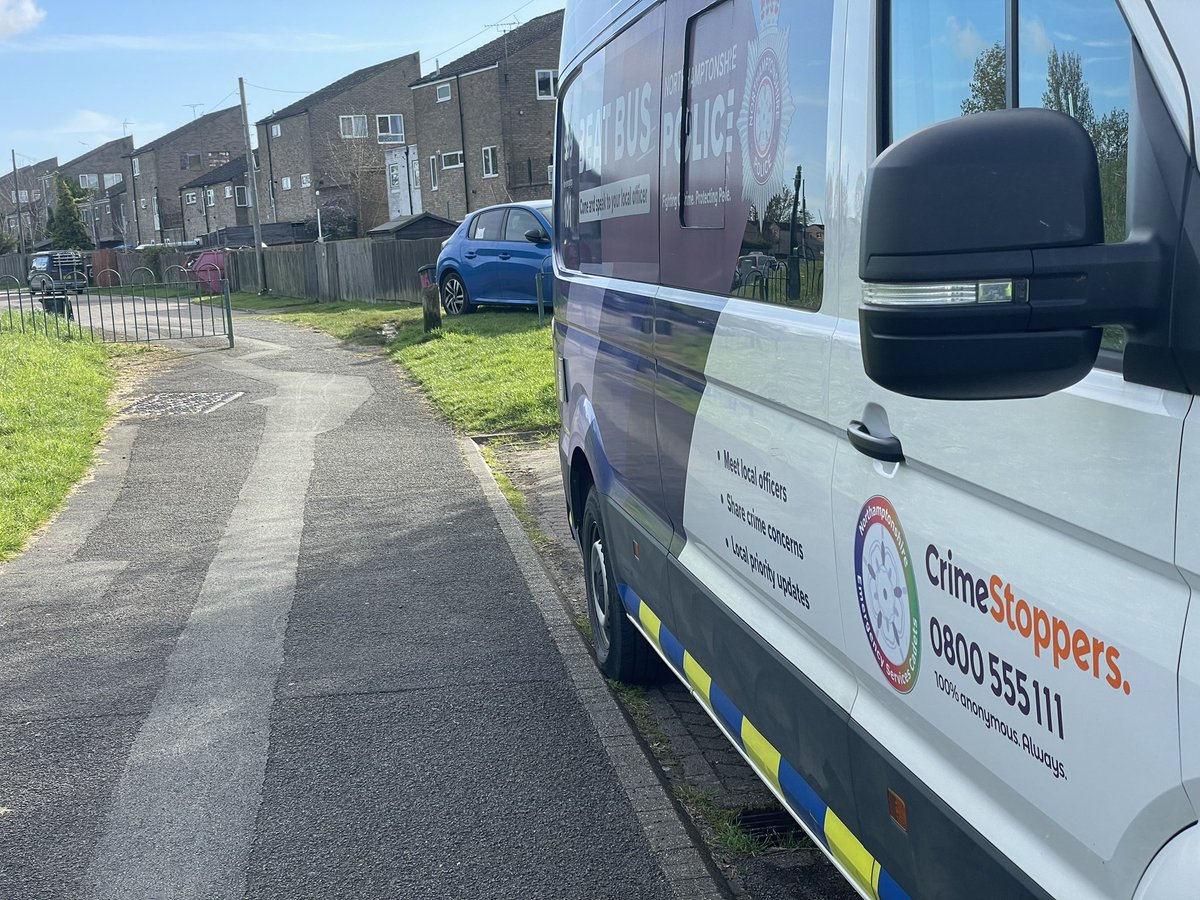 The Beat Bus is in Alberta Close on the Kingswood Estate this morning till 11am. Come and say hi or have a chat about anything you have concerns about 👍🏽 @SteveBr25982741 @Katie_Cronin @SaferCorby @NorthantsOPFCC @NorthantsPolice