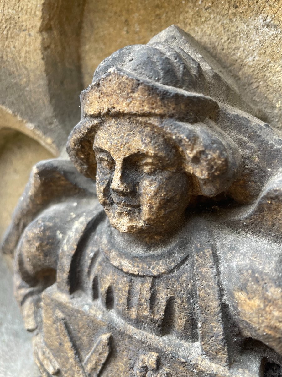 HiddenFacesPics's tweet photo. Divinity School
#Oxford #oxforduniversity #university #uni #England #UK #history #sculpture #art #faces https://t.co/KtYef7Jfwg