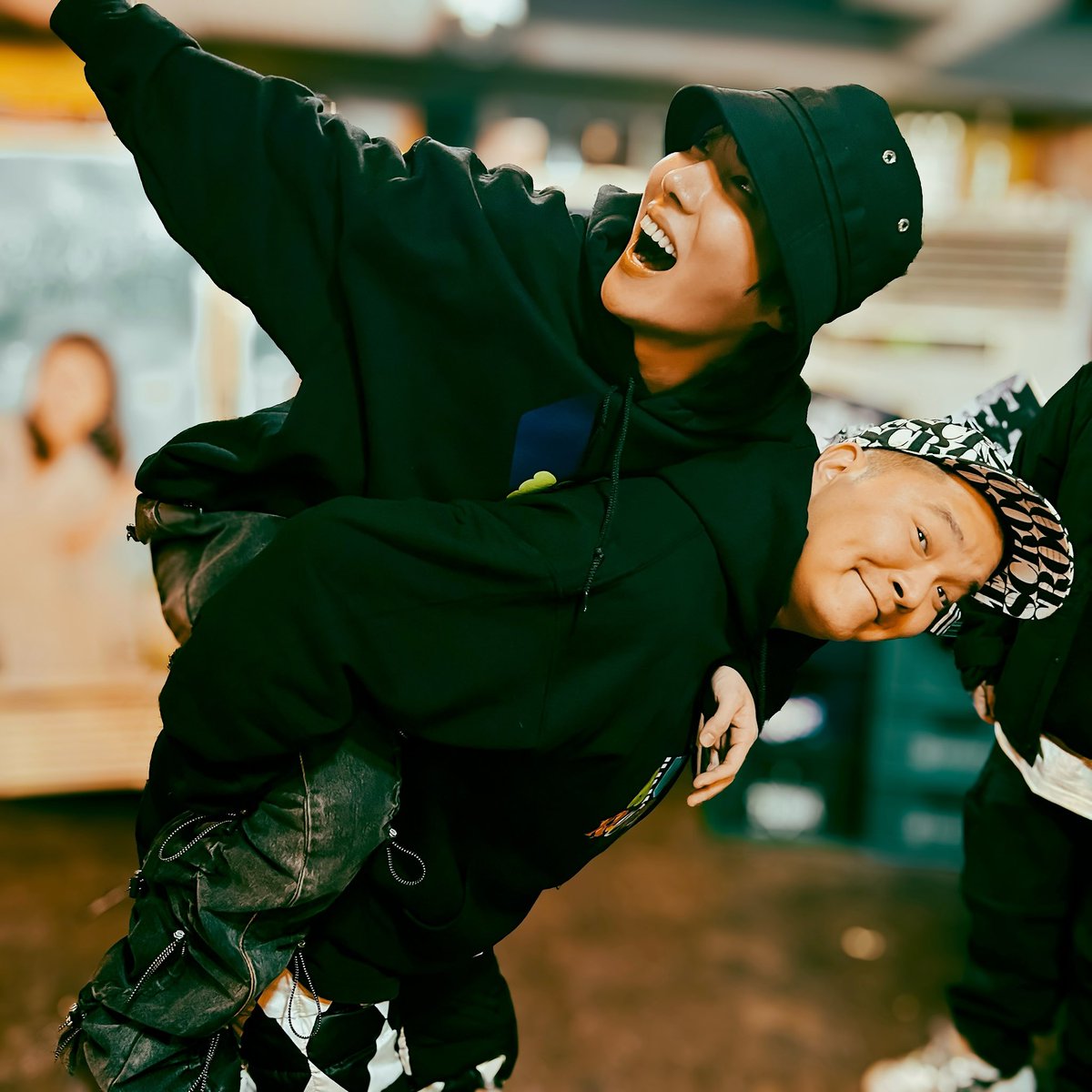 호석잉..
뉴런형아들한텐 여전히 기여운 막둥이인가바🥺