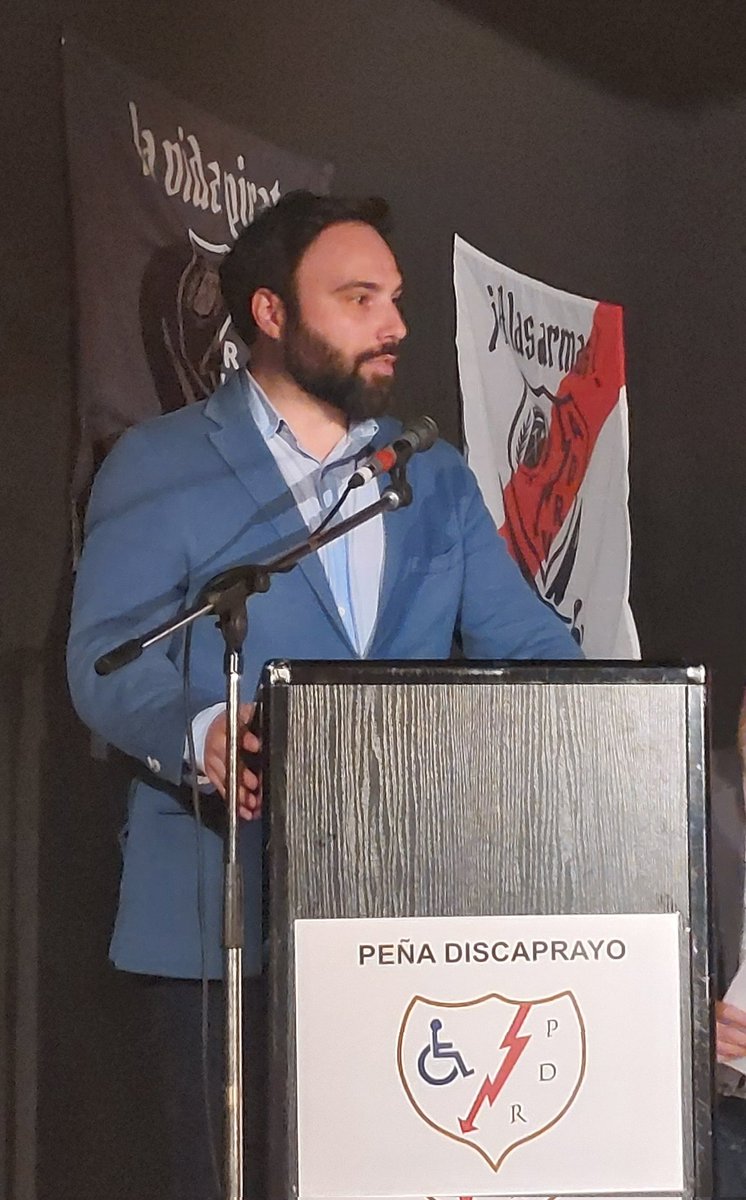 AngelNinoQ's tweet photo. ⚽️ Felicitamos a #DiscapRayo, por su presentación y desde la Junta de Distrito nos ponemos a su disposición para futuras colaboraciones. 

#RayoVallecano 
#PuentedeVallecas
#VallecasCotaCero https://t.co/cpakChT49u