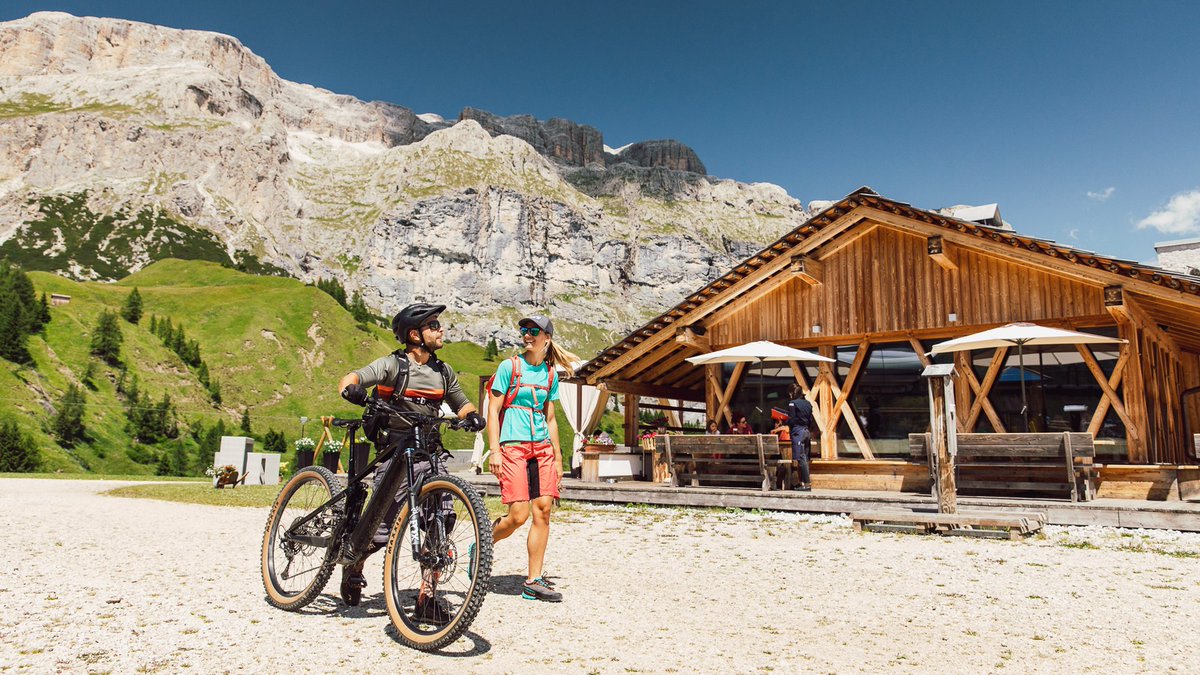 Vuoi vivere nuove esperienze sulle Dolomiti?🤩 Sul nostro sito trovi consigli utili per la tua vacanza, come ristoranti, rifugi, transfer e molto altro! Visita il sito:👉dolomiti.it/it/attivita-lo…