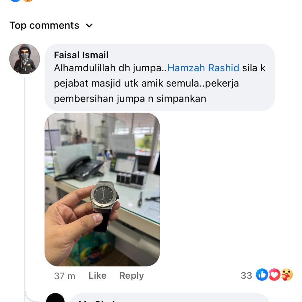 Jam RM35k tertinggal dekat masjid. Hebat betul orang2 yg jujur ni. Semoga diberkati seluruh isi dan warga @MRHFSCYBERJAYA @Twt_Cyberjaya