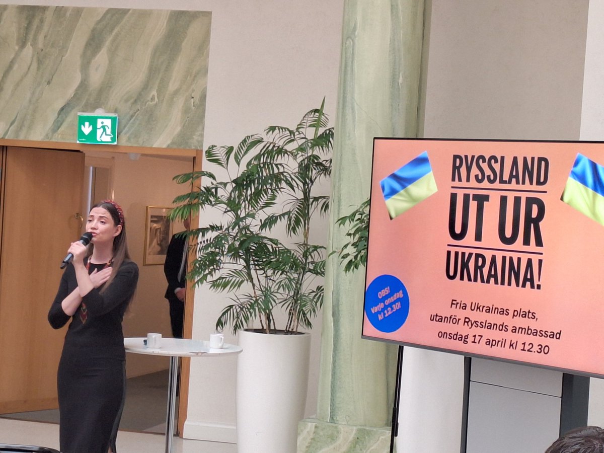 Ukrainas nationalsång inleder riksdagsseminarium om långsiktigt stöd till #Ukraina. Årets FN-vän aktionsgruppen Ryssland ut ur Ukraina arrangerar tillsammans med flera ledamöter. #svpolitik