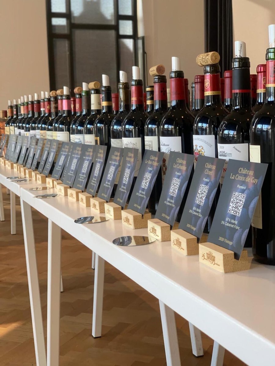 My new blog post is out: The rise and fall of #Bordeaux: do #wine drinkers care about en primeur season any more? Plus: what I’ve been drinking this week feat @marksandspencer @gdvajra. With thanks to @anthonyrosewine @GavinQuinney @PlanetVictoria @Livex aviewfrommytable.substack.com/p/the-rise-and…